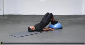 لمس پنجه پا درازکش با بوسوبال