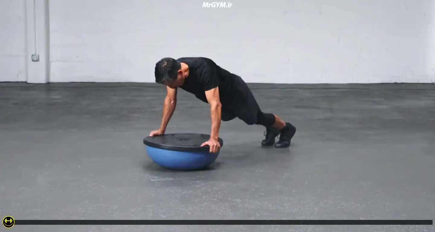 آموزش حرکت شنا اسپایدرمن روی نیم کره تعادلی (Balance Trainer Spiderman Push Up)