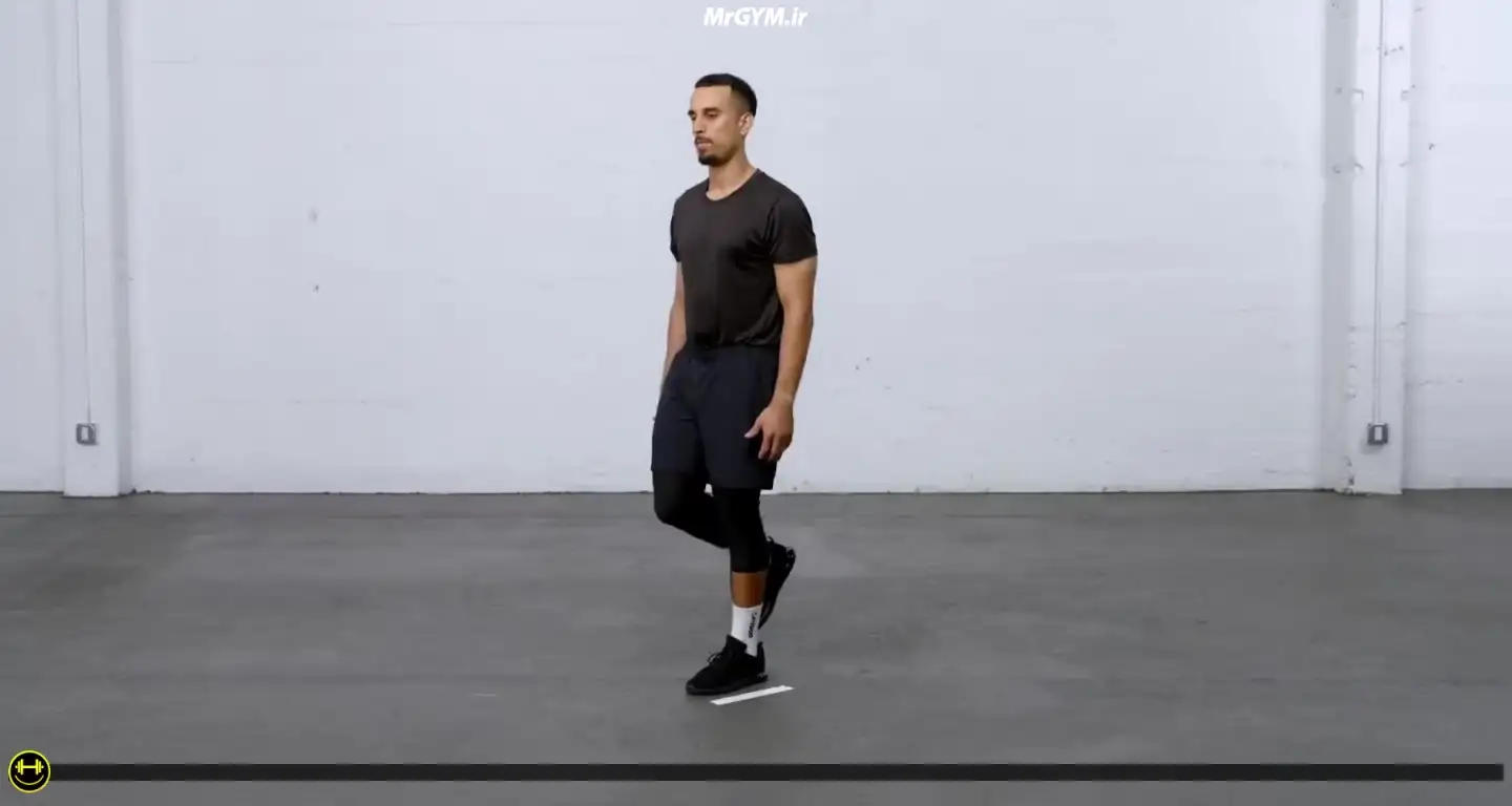 آموزش حرکت پرش خطی تک پا جانبی (Lateral 1-Foot Line Hop)
