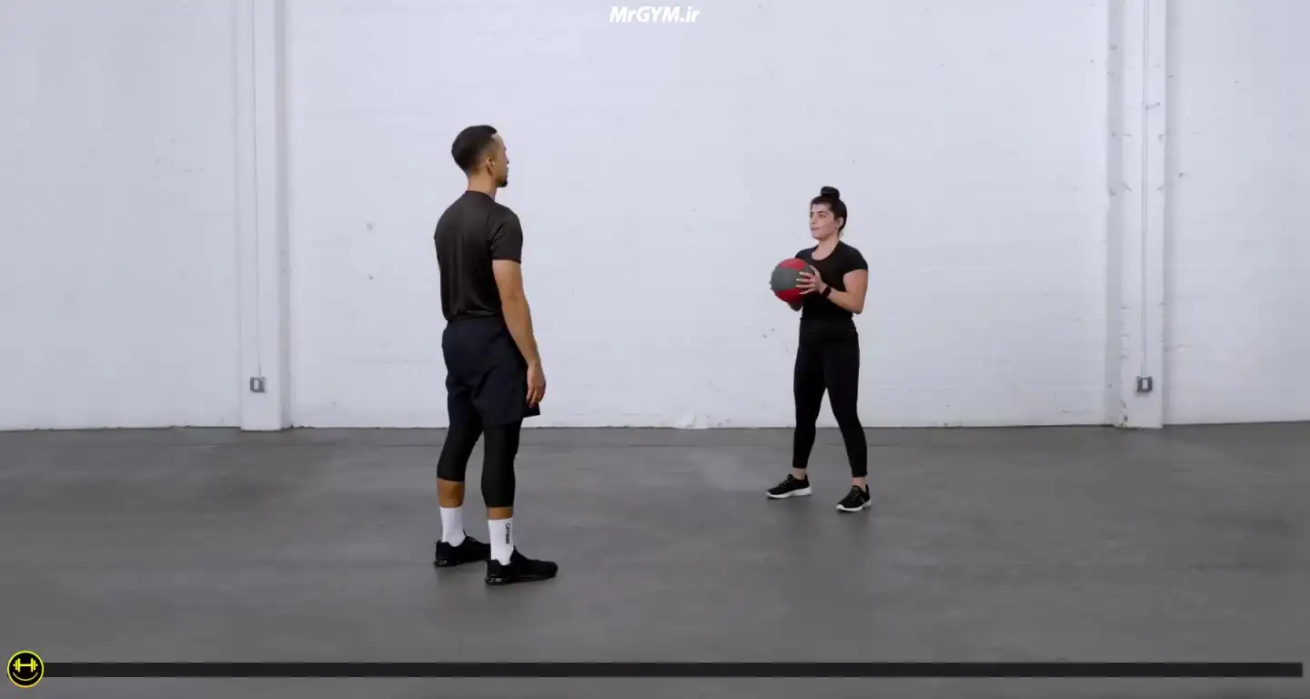 آموزش حرکت اسکوات و پرتاب با شریک (Partner Squat And Throw)
