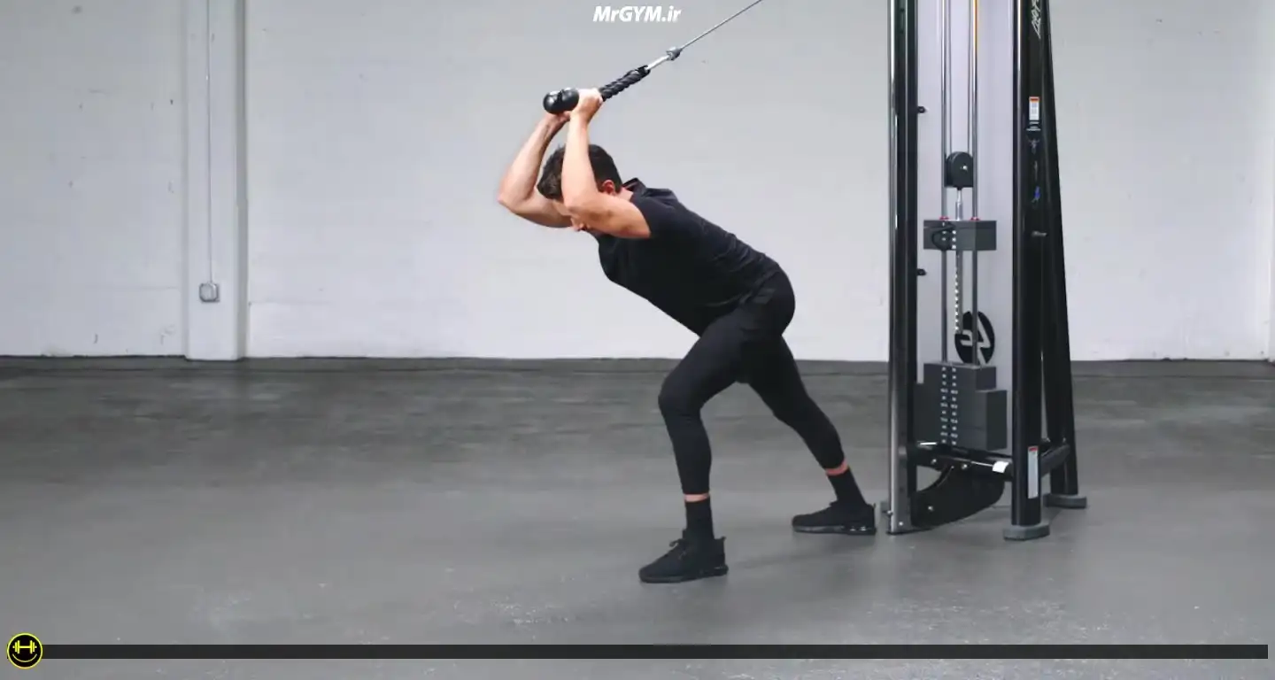 آموزش حرکت پشت بازو بالای سر با طناب (Tricep Overhead Extension with Rope)