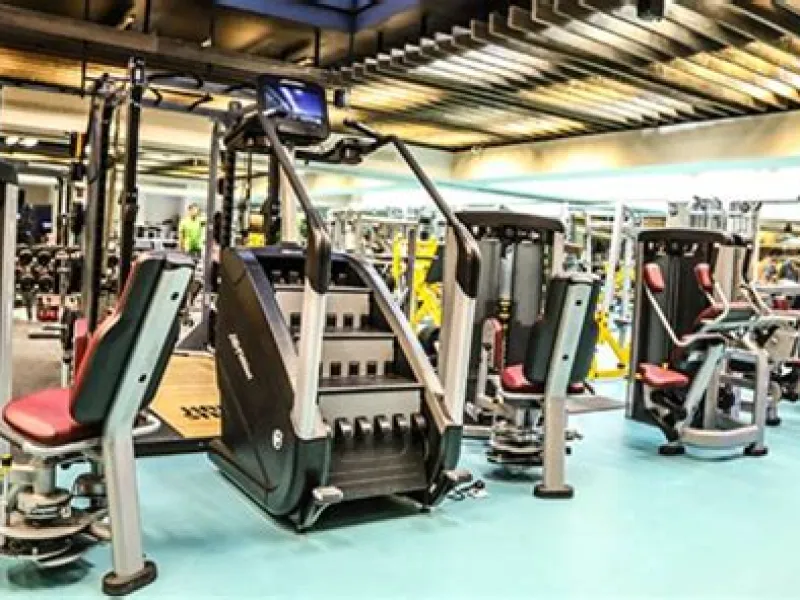 نمای باشگاه باشگاه رادمان (Radman Gym) زعفرانیه در تهران