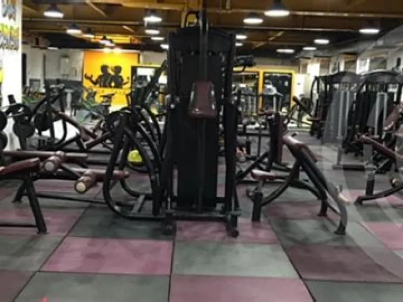 نمای باشگاه باشگاه ورزشی اکسیر (Exir Gym) قصر دشت در شیراز