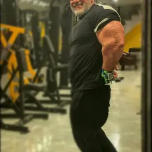 محمد رسول بیاتی، مربی بدنسازی تهران
